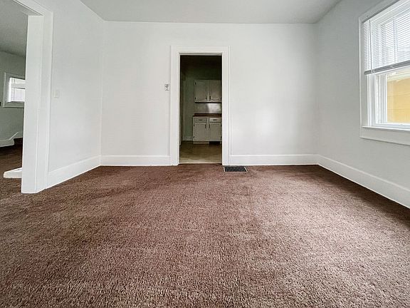 4th image of 1103 Mourer St #702