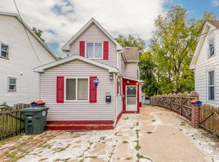 649 W 11th St, Waterloo, IA 50702