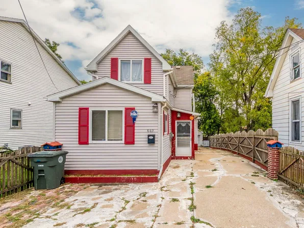 649 W 11th St, Waterloo, IA 50702