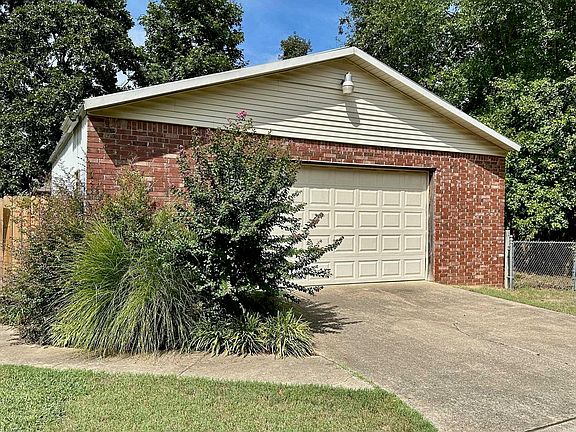 2nd image of 6 Dennis Dr