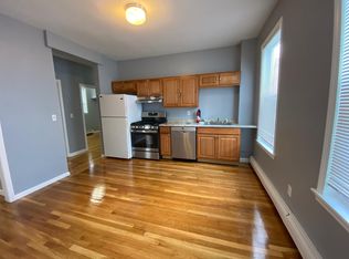 4 Beacon St #1A, Somerville, MA 02143