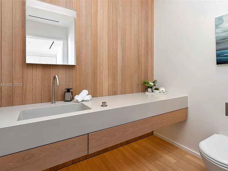 2901 Collins Ave #1403 — Photo 18