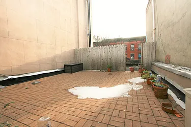 Rented by R New York