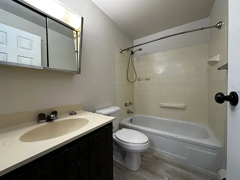 1052 Winter Ln — Photo 12