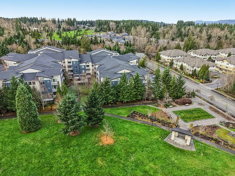 Reunion at Redmond Ridge - An Active Adult Community — Photo 11