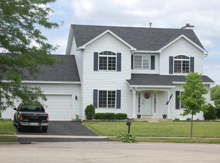 805 Acorn Dr, North Aurora, IL 60542