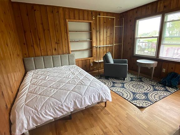 Furnished Larger room w/ private entrance, $600.