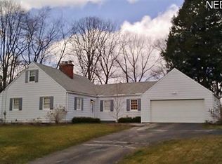 1478 Black Pond Dr, Akron, OH