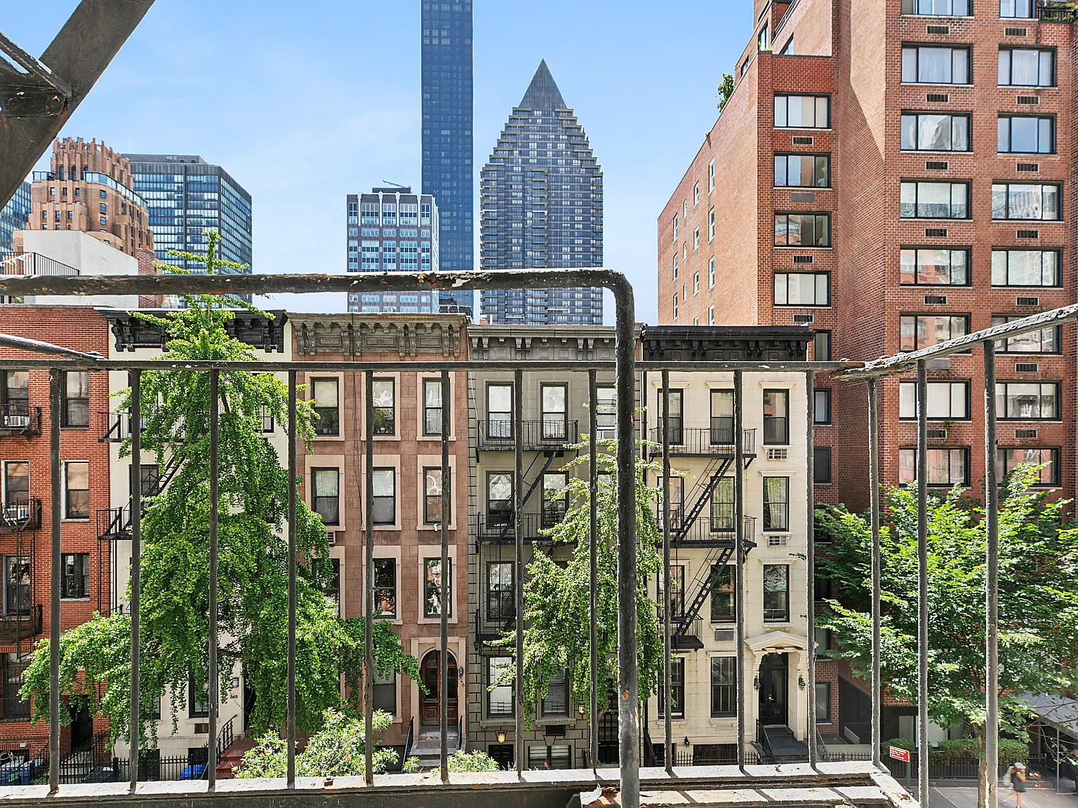 343 East 51st Street — Photo 2