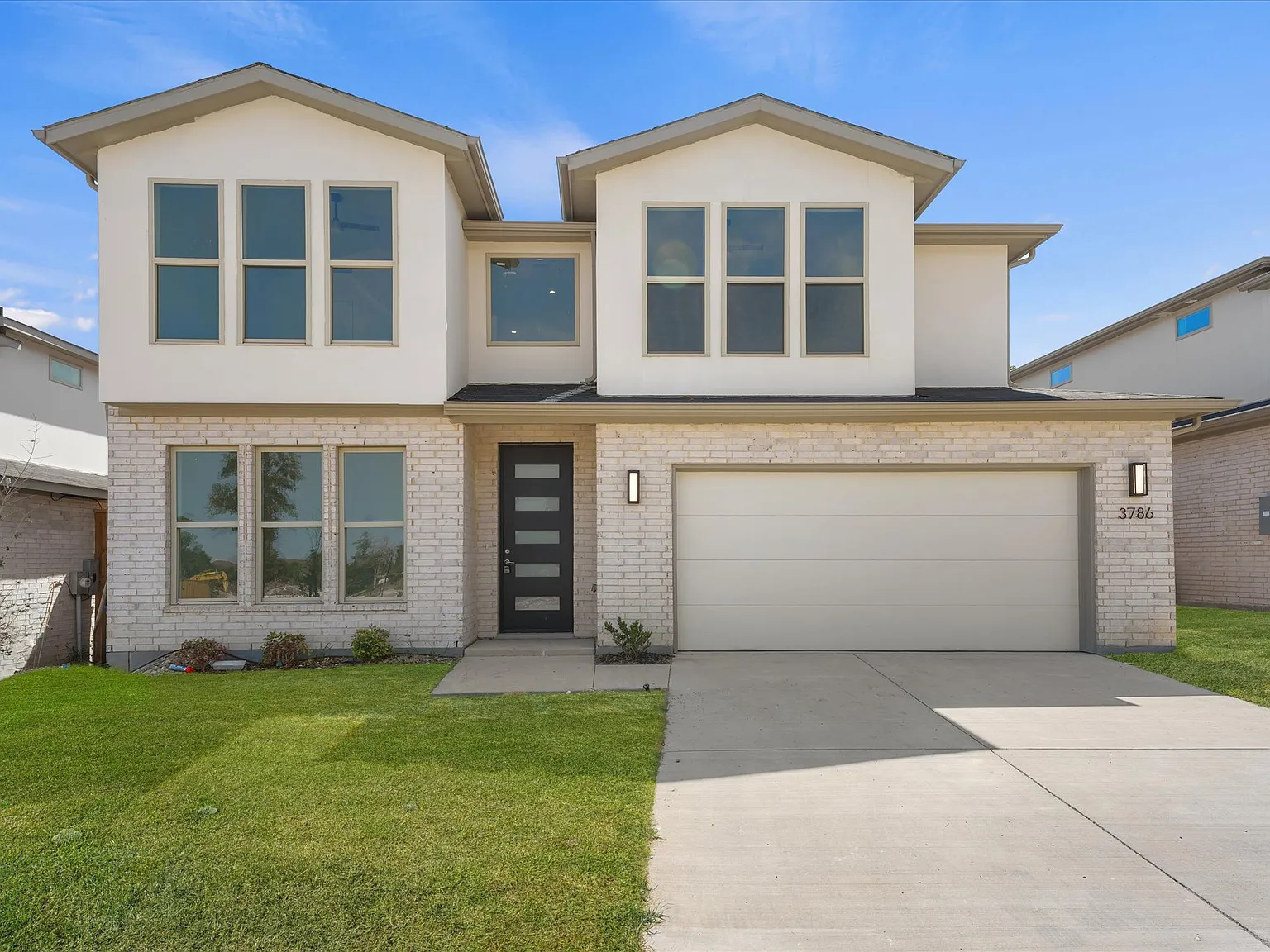 4 bed, 3.5 bath, 2907 sqft, $3,995 — Photo 1