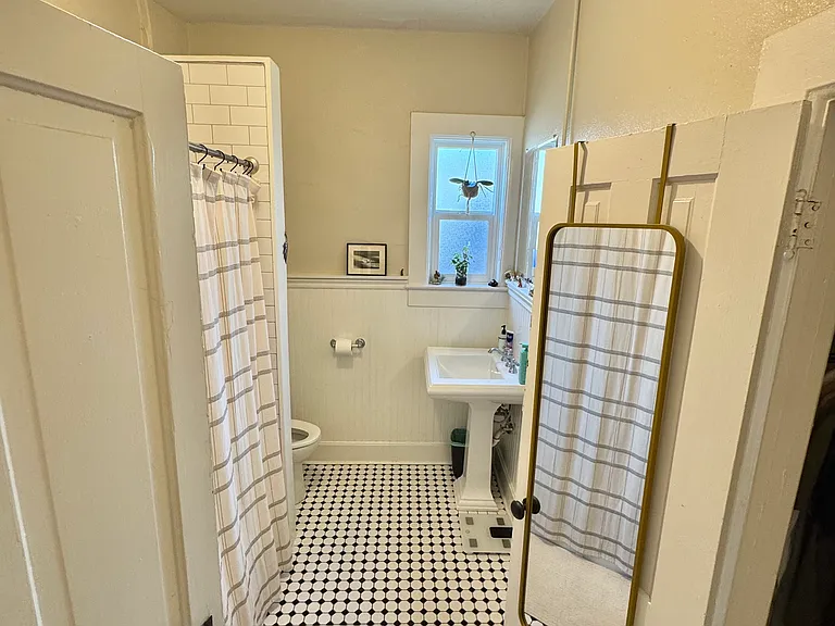 1638 N Franklin St #4 — Photo 9