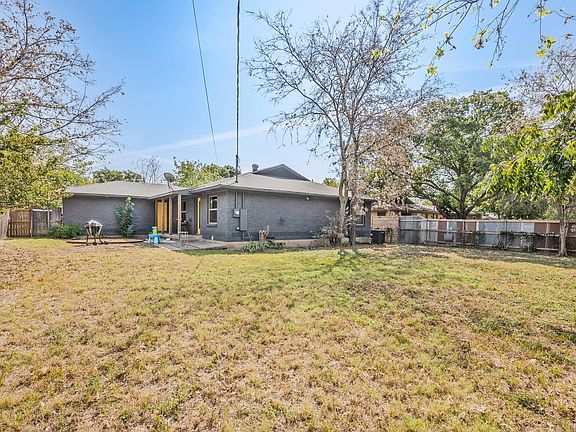 3rd image of 9747 Carnegie Dr