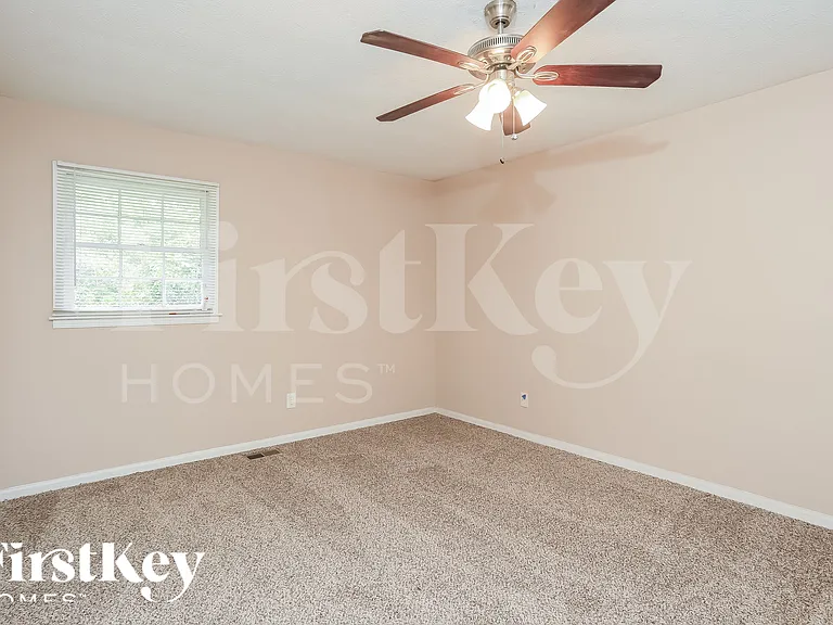 1348 Yates Ave — Photo 16