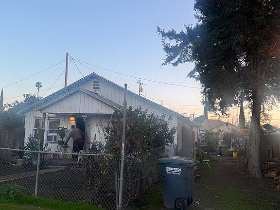 5th image of 131 W 3rd St