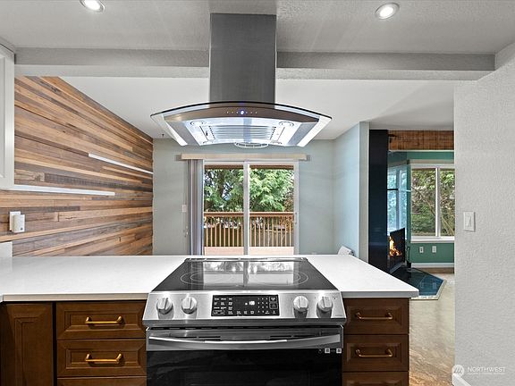2nd image of 19211 40th Avenue W #F2
