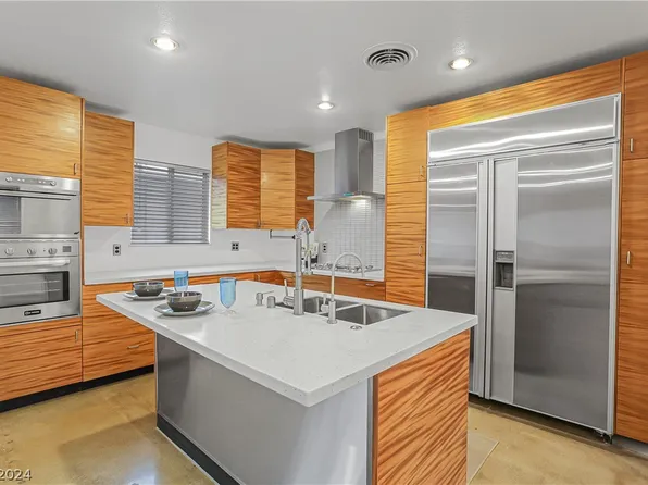 1900 Cochran St, Las Vegas, NV 89104