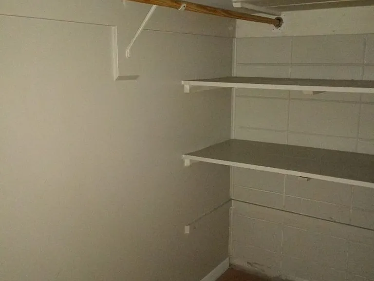 345 N Dewey St — Photo 12