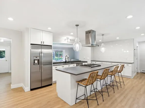 12011 West Meinecke AVENUE, Wauwatosa, WI 53226