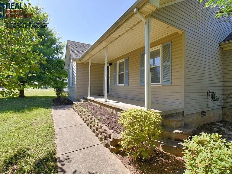 1183 Osborne Ln — Photo 5