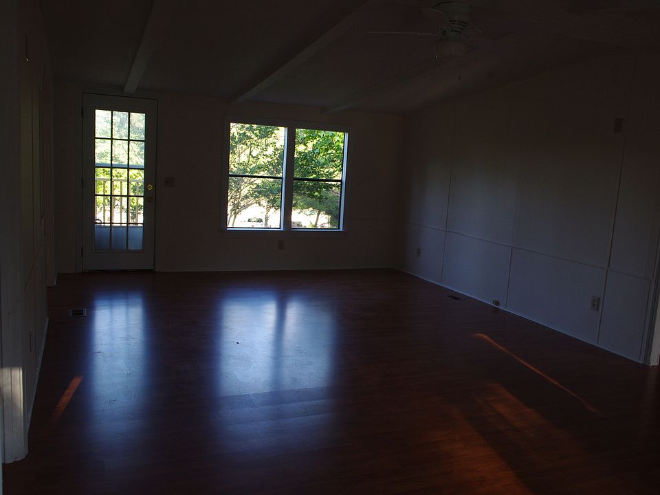 2nd image of 39 Pine Needle Dr