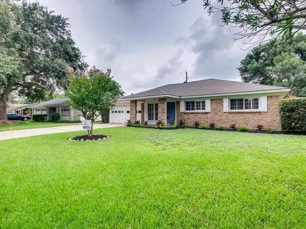 9626 Vogue Ln, Houston, TX 77080