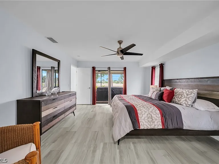 299 Rotonda Cir — Photo 21