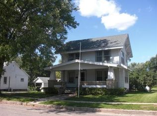 306 Center St, Elgin, IA 52141