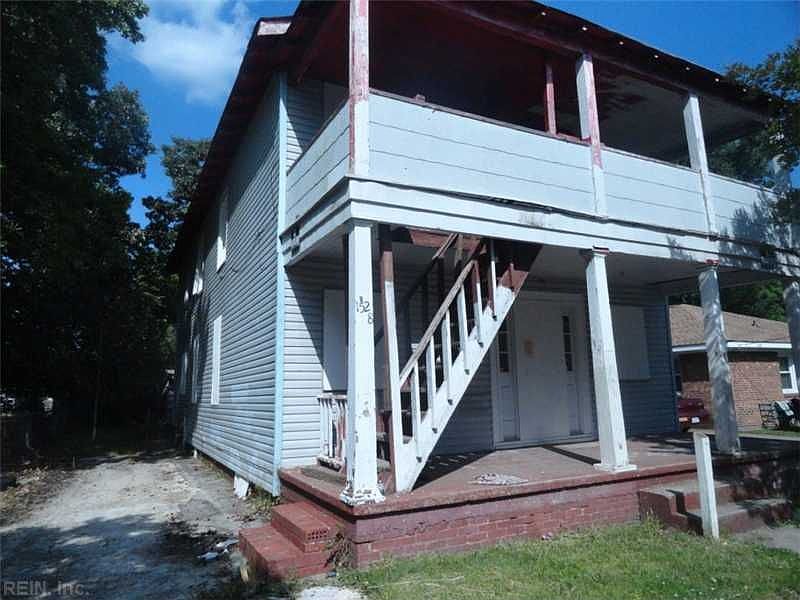1st image of 1528 Rush St