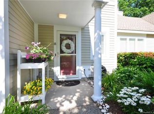 18 Greenwich Ln UNIT 18, Avon, CT 06001