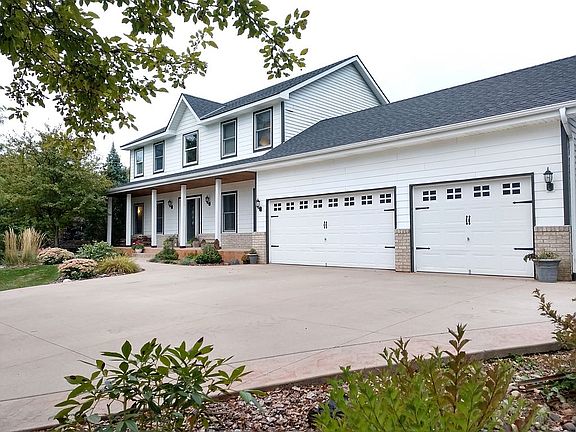 4th image of 2270 Osprey Ave N