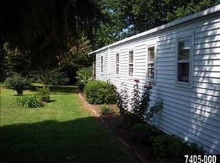 909 Kelly Dr, Mount Wolf, PA 17347