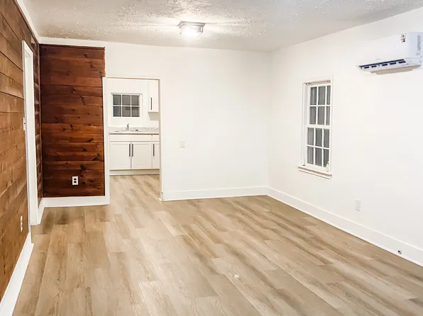 113 M T Holt Ave, Brookneal, VA 24528