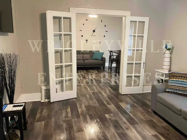 837 17th Ave, East Moline, IL 61244