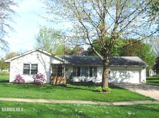 511 S Rantoul St, Lena, IL 61048
