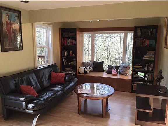 5th image of 1232 NE Brockman Pl