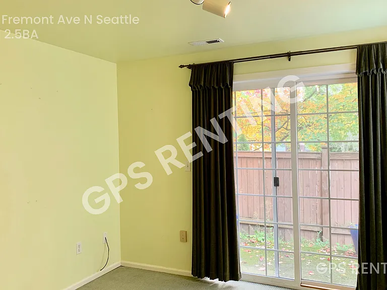 4139 Fremont Ave N — Photo 17