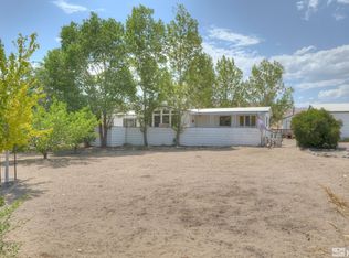 12 Vista Dr, Yerington, NV 89447