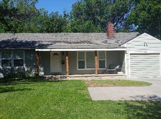 319 N Edgemoor Dr, Wichita, KS 67208