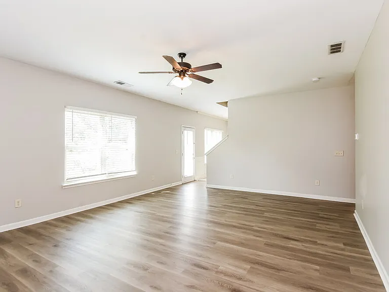 63 Hamilton Blvd NW — Photo 5