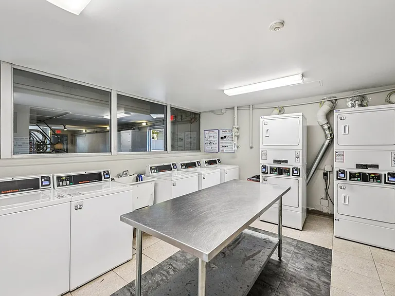 Thornton Place Apartments — Photo 5