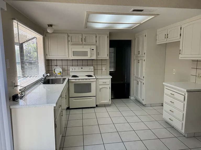 3101 Chestnut Dr — Photo 18