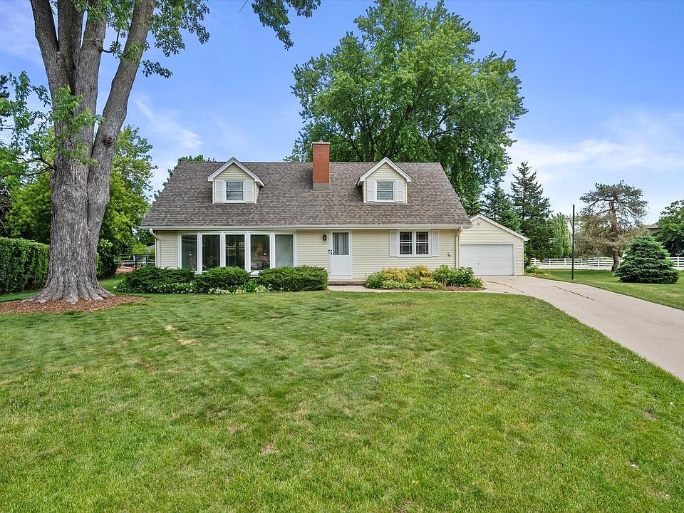 1st image of 1077 Christopher COURT