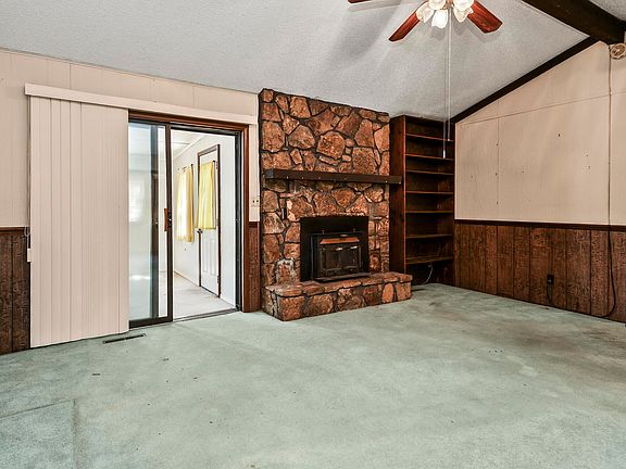 4th image of 439 Driftwood Lane