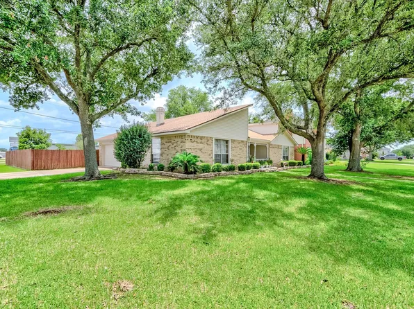 2103 Avenue N, Nederland, TX 77627