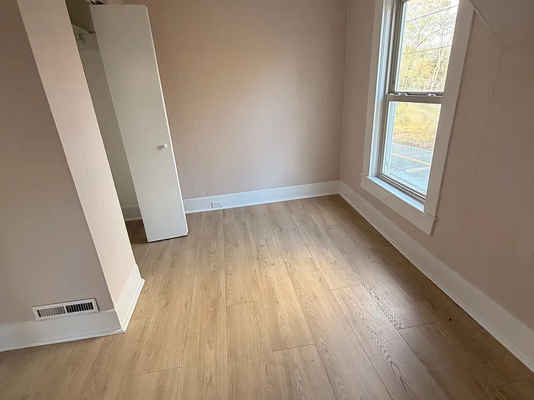 120 Dunstable Rd — Photo 13