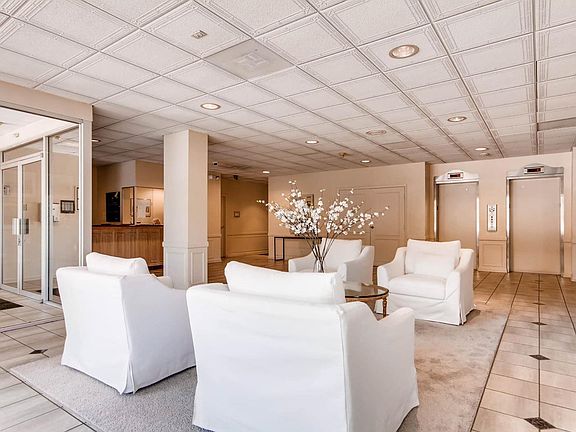 3rd image of 1313 N Williams St APT 1204