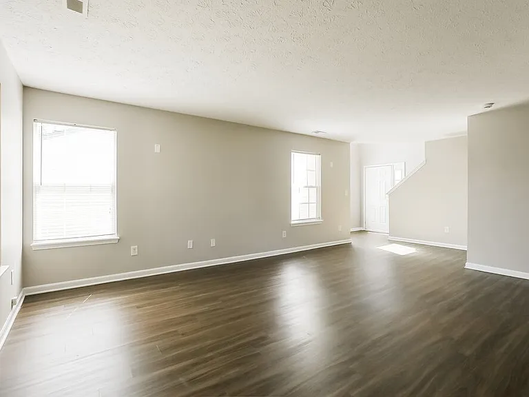 3210 Montgomery Dr — Photo 5