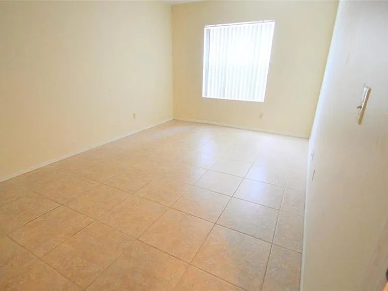 4240 Pershing Pointe Pl #2 — Photo 6