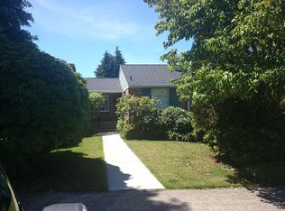 3215 W Viewmont Way W, Seattle, WA 98199