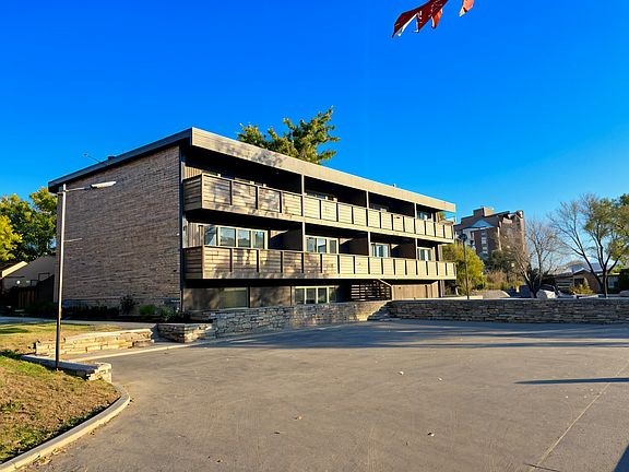 5th image of 4202-4204 Traffic Cir #2
